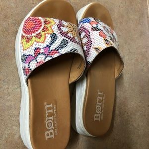 Born Benitez size 6 multicolor